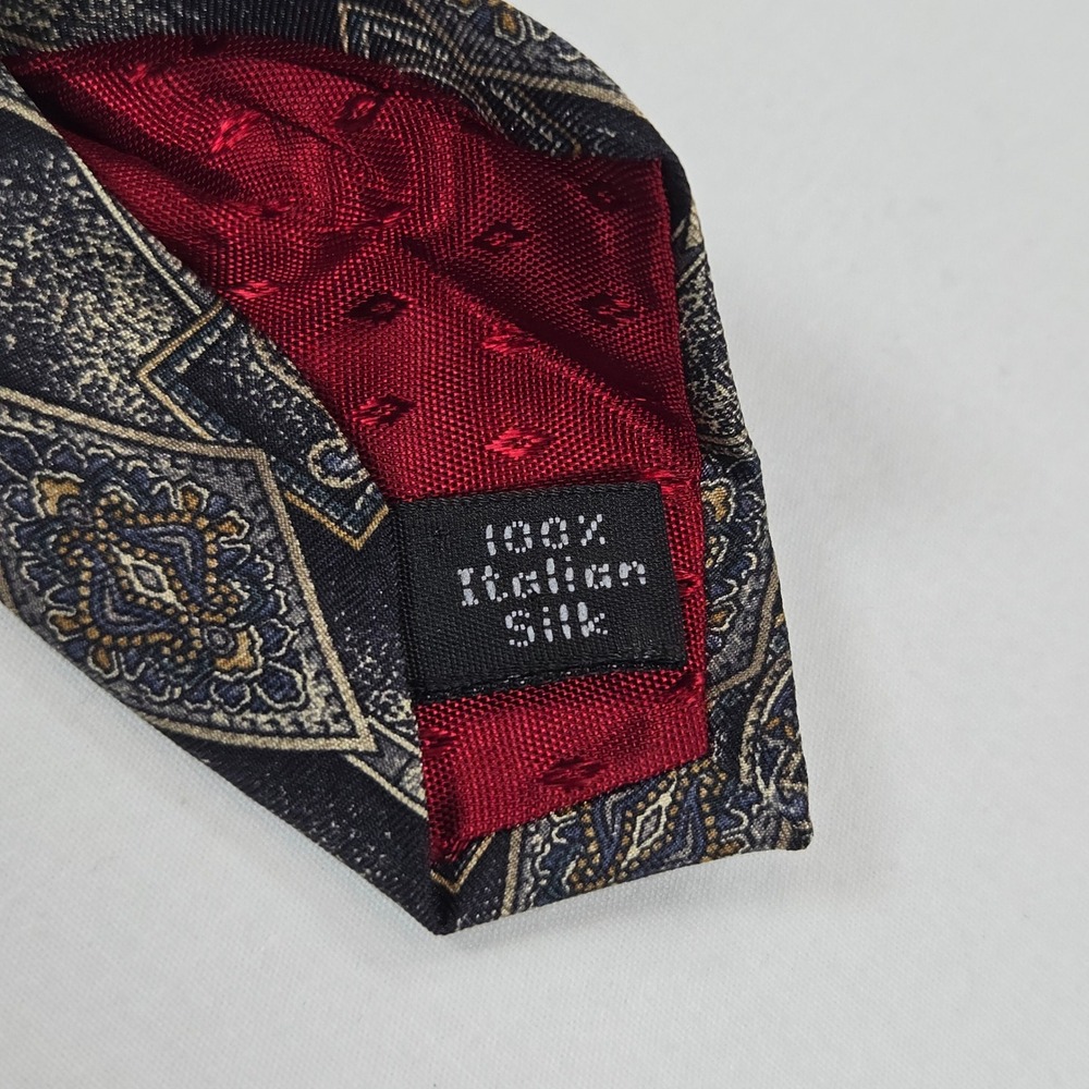 Vintage 90s Villa Bugatti Italian Silk Geometric Paisley Tie Navy Gold 3.75 x 58 - Picture 6 of 10